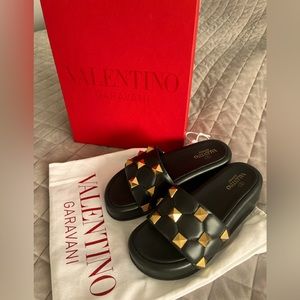 Authentic Valentino Garavani Roman Stud Platform
Sandal (Women)